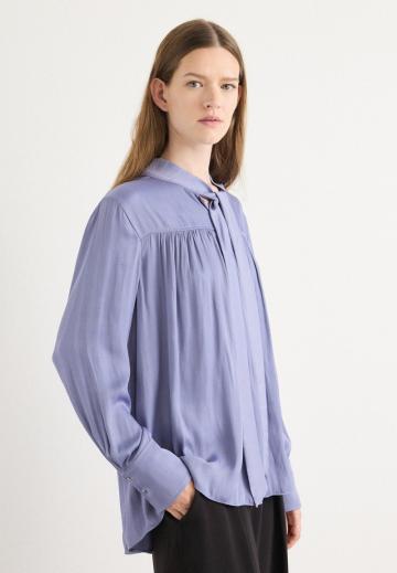 Атласная блузка