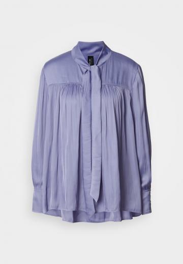 Атласная блузка