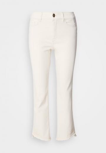 Короткие джинсы