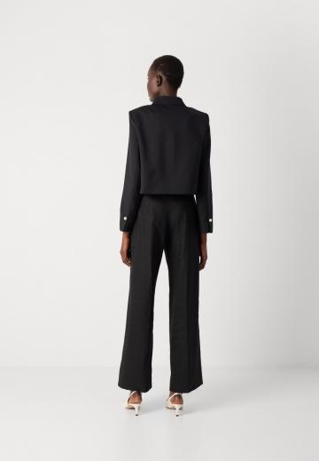 Короткий блейзер