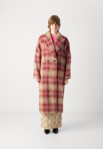 Шерстяное пальто