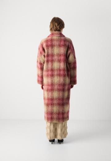 Шерстяное пальто