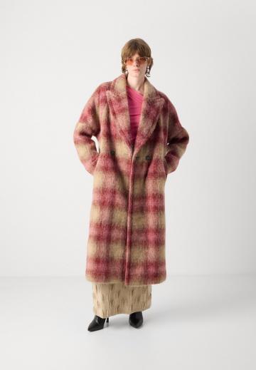 Шерстяное пальто