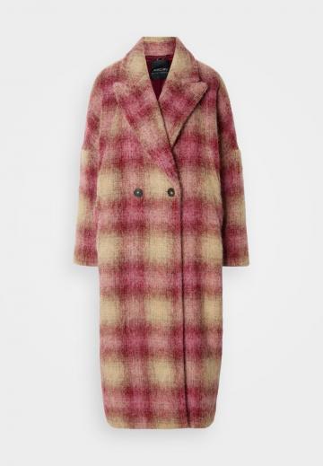 Шерстяное пальто