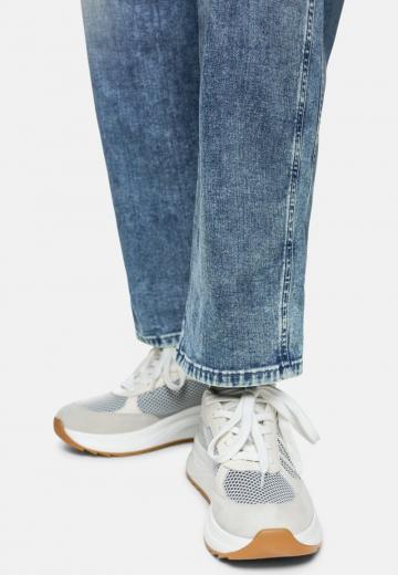 Прямые джинсы