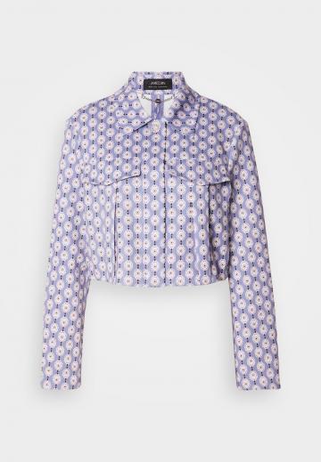 Короткая куртка