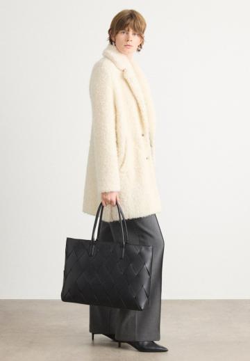 Шерстяное пальто