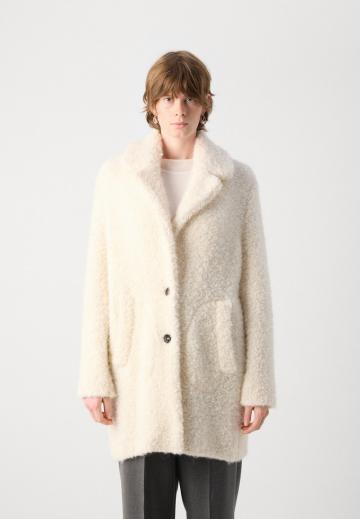 Шерстяное пальто