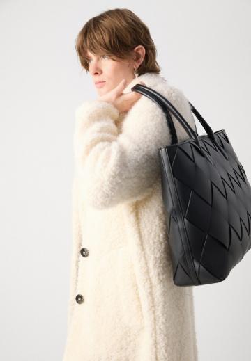 Шерстяное пальто