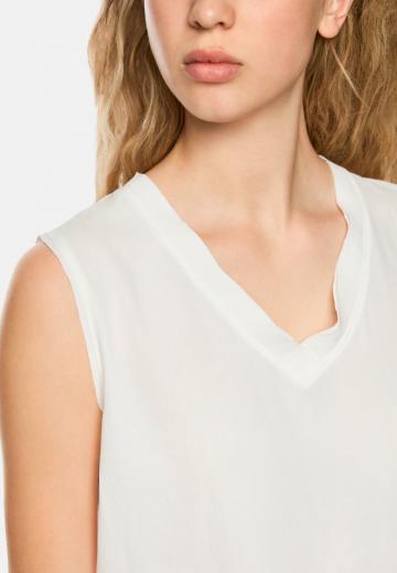 Блузка без рукавов