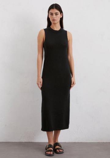 Вязаное платье