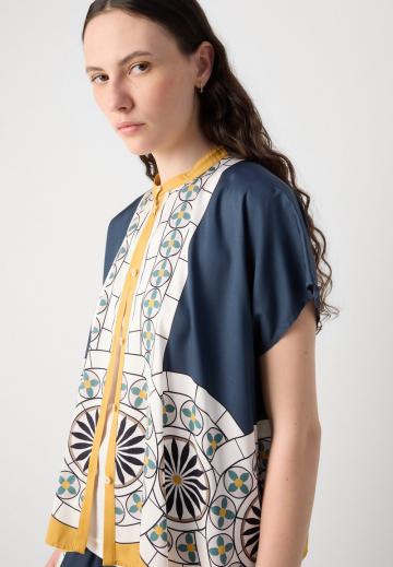 Атласная блузка