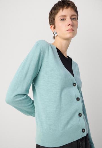 Вязаная кофта