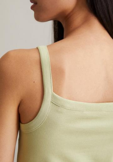 Топ на бретельках