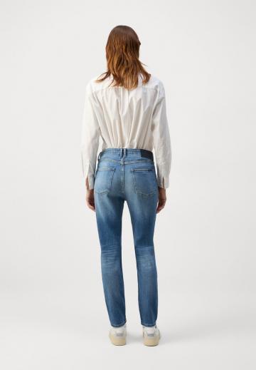 Свободные джинсы