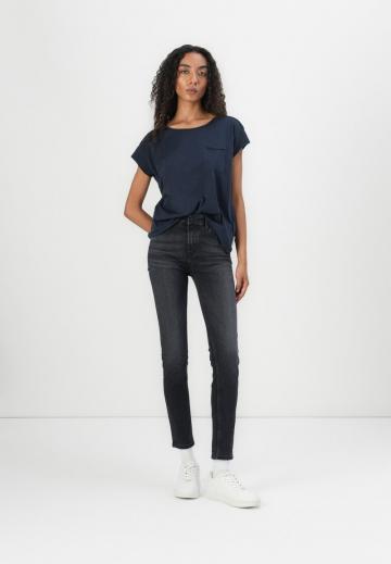 Узкие джинсы