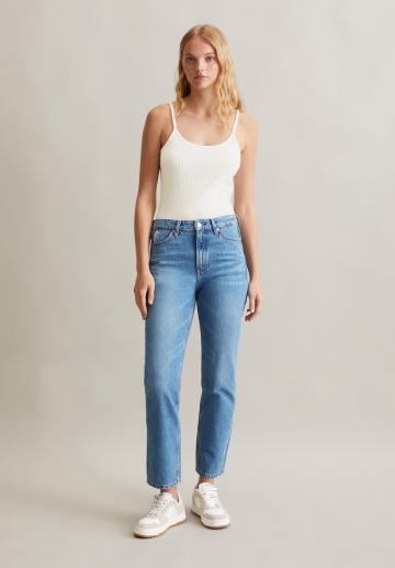 Прямые джинсы