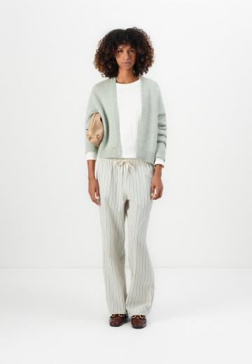 Вязаная кофта