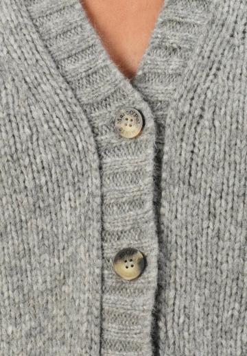 Вязаный жилет