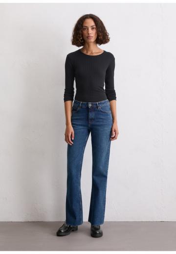 Клешеные джинсы