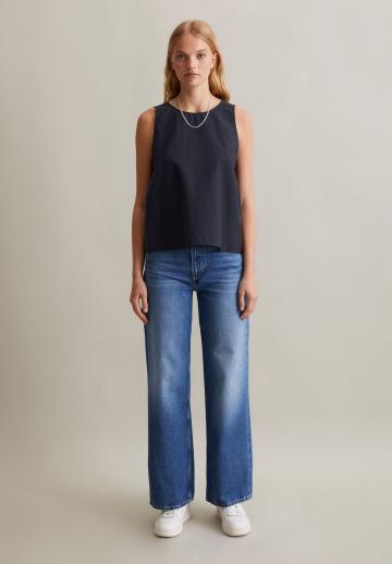 Блузка без рукавов