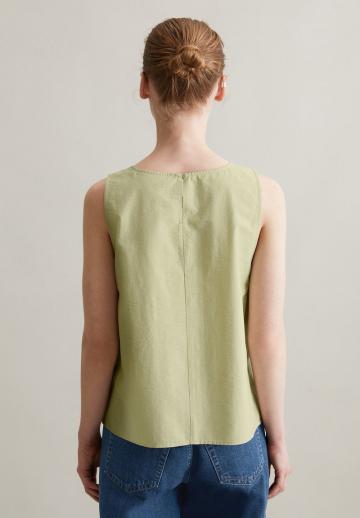 Блузка без рукавов