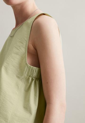 Блузка без рукавов