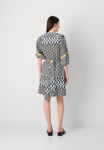 Короткое платье