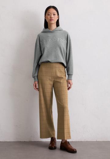 Пуловер с капюшоном