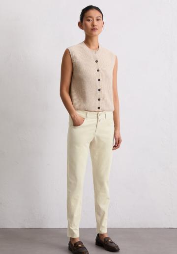 Короткие джинсы