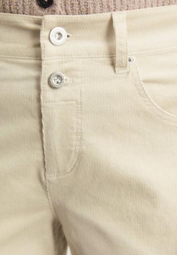 Короткие джинсы