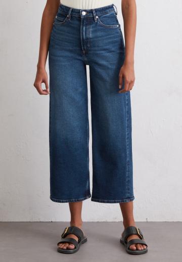 Короткие джинсы