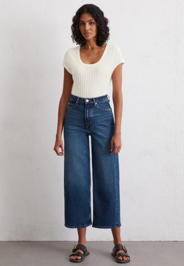 Короткие джинсы