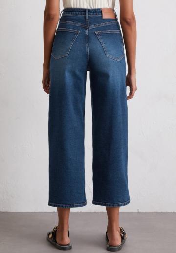 Короткие джинсы