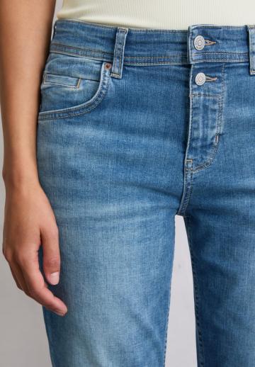 Короткие джинсы