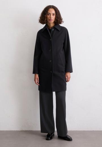 Короткое пальто