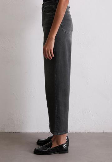 Короткие джинсы