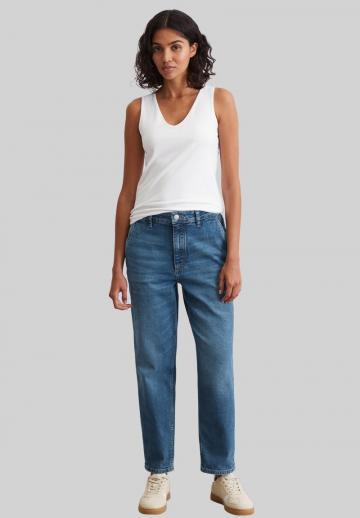 Прямые джинсы