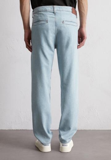 Прямые джинсы