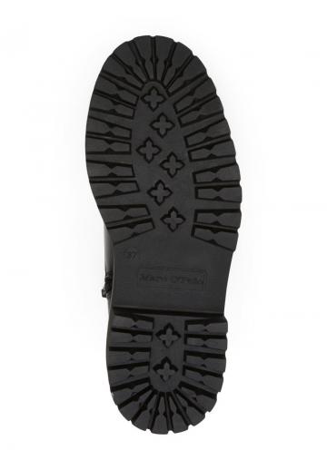 Ботинки на шнуровке