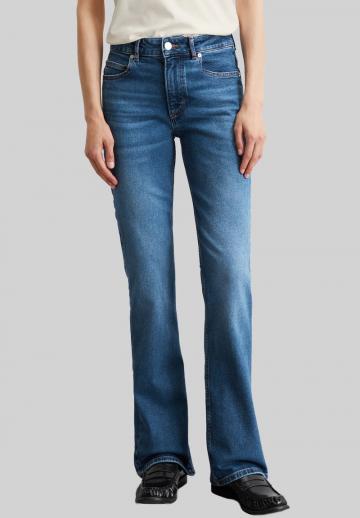Клешеные джинсы