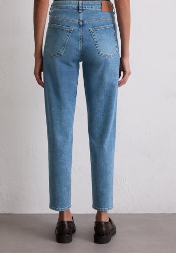 Короткие джинсы