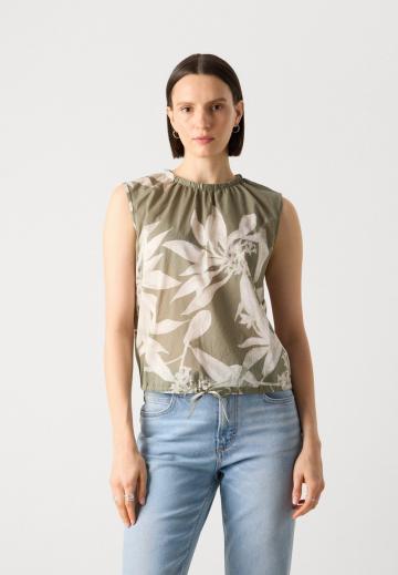 Блузка без рукавов