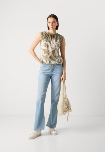 Блузка без рукавов