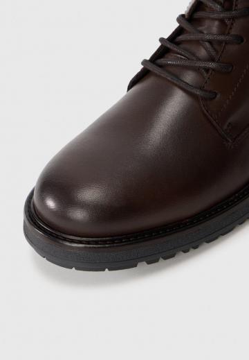 Ботинки на шнуровке