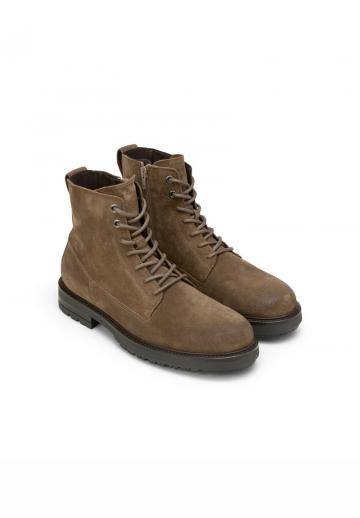 Ботинки на шнуровке