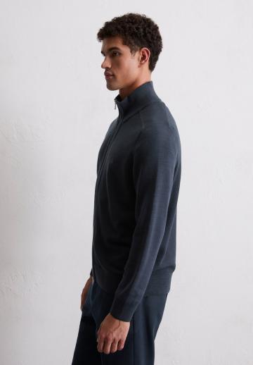 Вязаная кофта