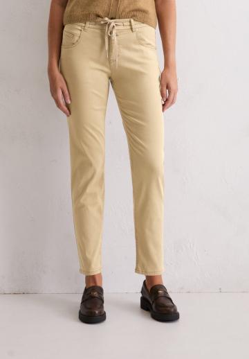 Узкие джинсы