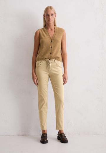 Узкие джинсы