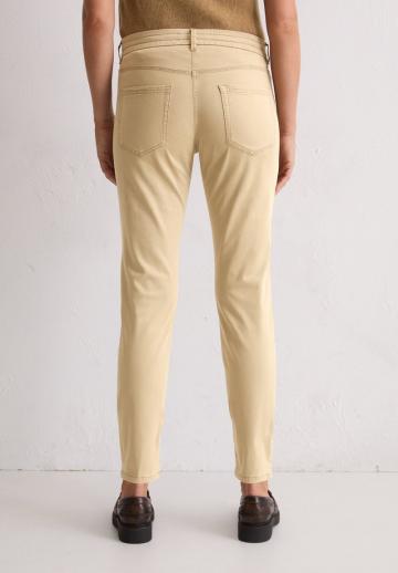 Узкие джинсы